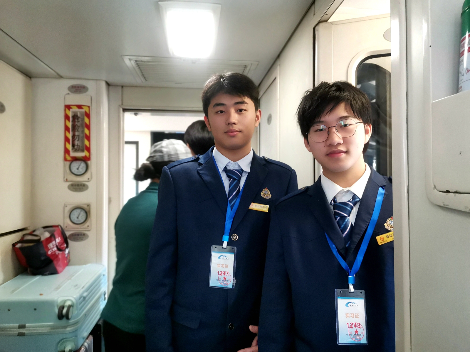 杨国民2_副本.jpg 杨国民2_副本.jpg