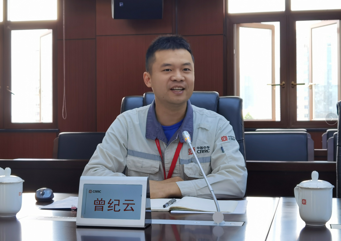 校长赖芳一行赴中车资阳有限公司开展校企深度融合签约暨交流会5.png 校长赖芳一行赴中车资阳有限公司开展校企深度融合签约暨交流会5.png