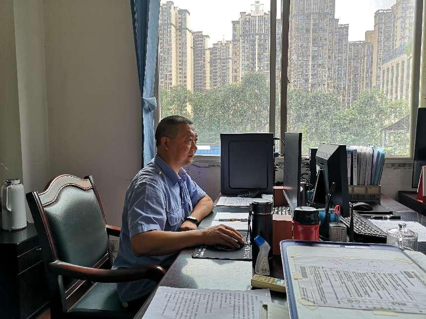 胡梦麟工作照.png 胡梦麟工作照.png