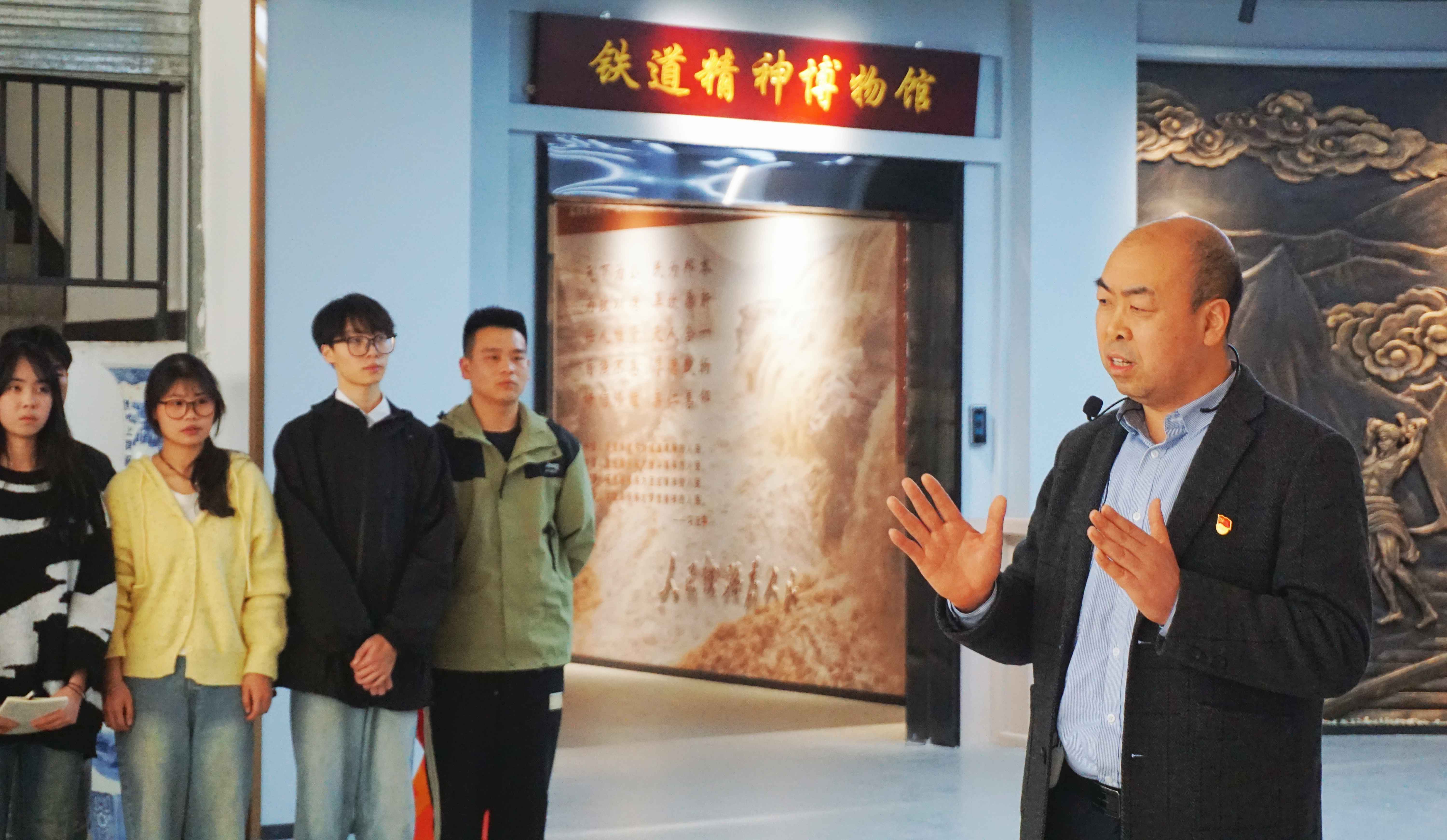 主题党日活动2(1).jpg 主题党日活动2(1).jpg