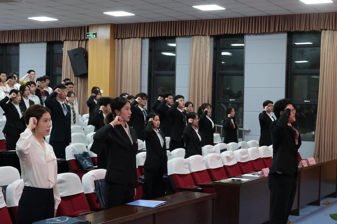 图片5.jpg 图片5.jpg