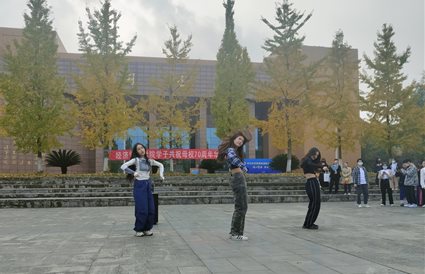 图示, 示意图
中度可信度描述已自动生成